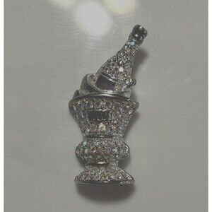 Y2K Vintage 2000s Rhinestone New Year Celebration Pin